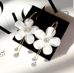 Acrylic Petal Earrings NWOT